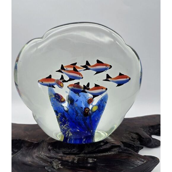 Vintage Large Clear Art Glass Fish Aquarium Paperweight - Picture 2 of 11